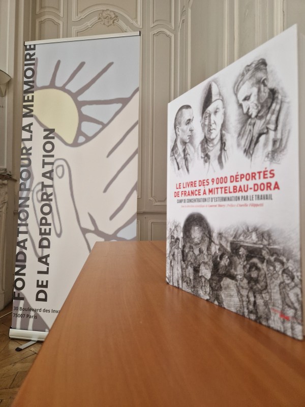 Cérémonie de remise du Livre des 9000